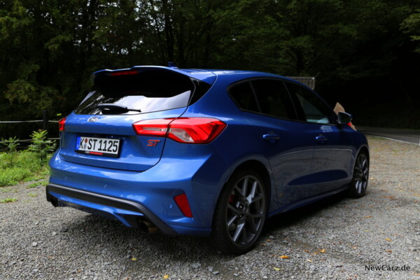 Ford Focus ST 2019 blau