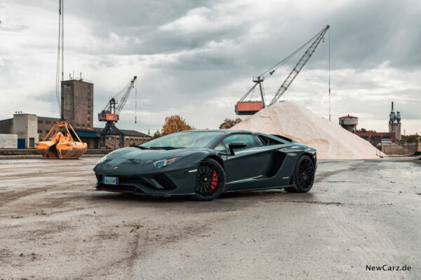 Lamborghini Aventador S Roadster Baustelle