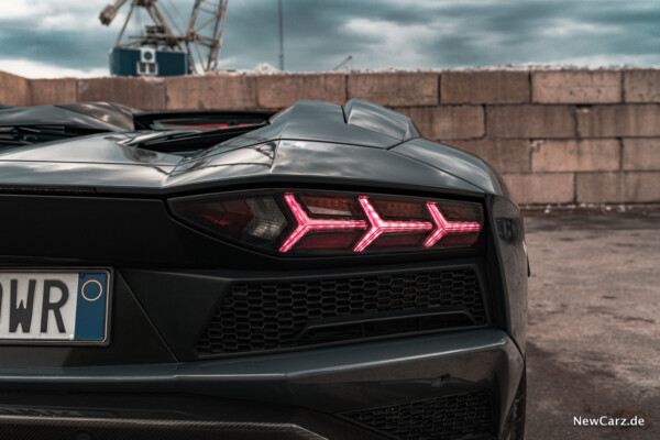 Lamborghini Aventador S Roadster Heckleuchte