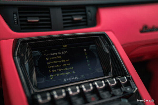 Lamborghini Aventador S Roadster Infotainment