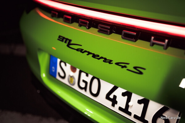 Porsche 911 Carrera 4S Schriftzug