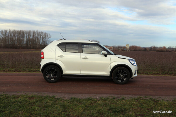 Suzuki Ignis Hybrid Seitenperspektive