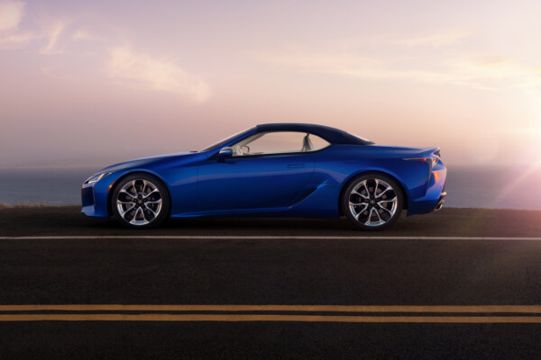 Lexus LC Cabrio Seite