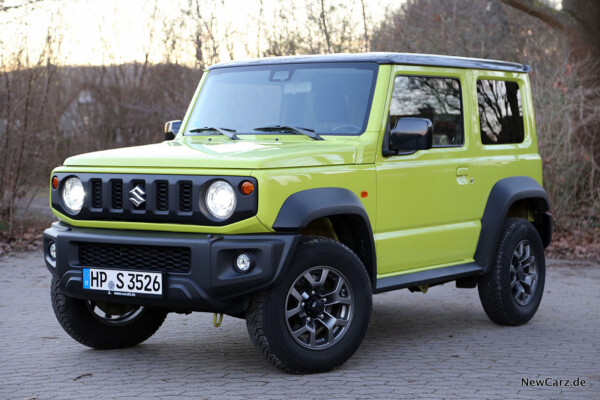 Suzuki Jimny schräg vorn links