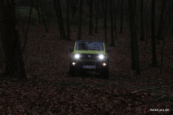 Suzuki Jimny mit Licht