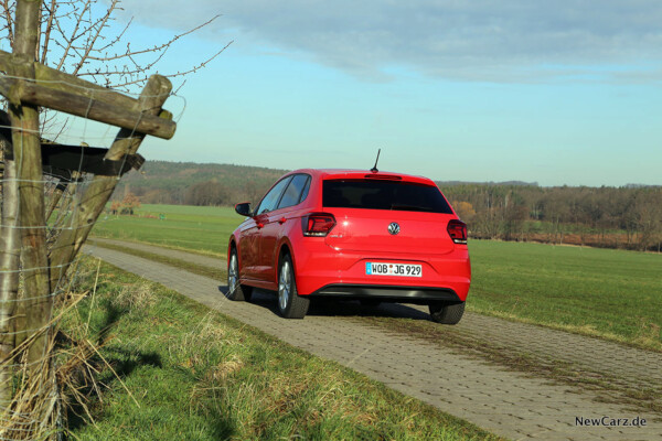 VW Polo TGI schräg hinten links