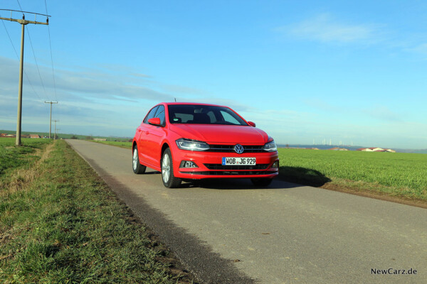 VW Polo TGI schräg vorne rechts