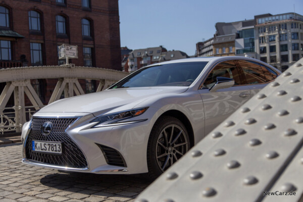 Lexus LS 500 Front