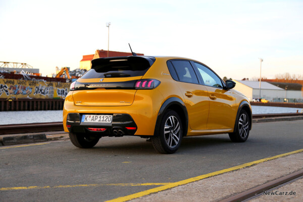 Peugeot 208 schräg hinten rechts