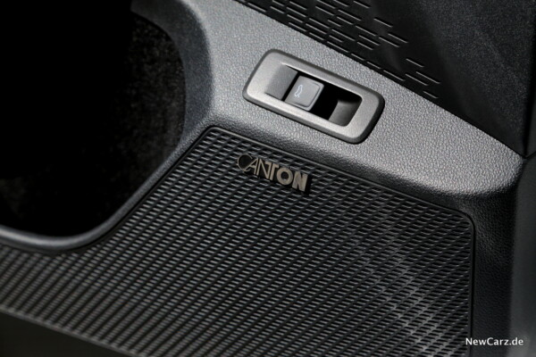Skoda Octavia Canton Soundsystem