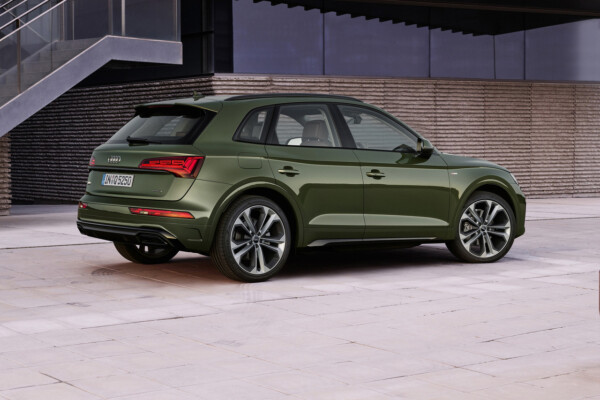 Audi Q5 Facelift rechts seitlich hinten