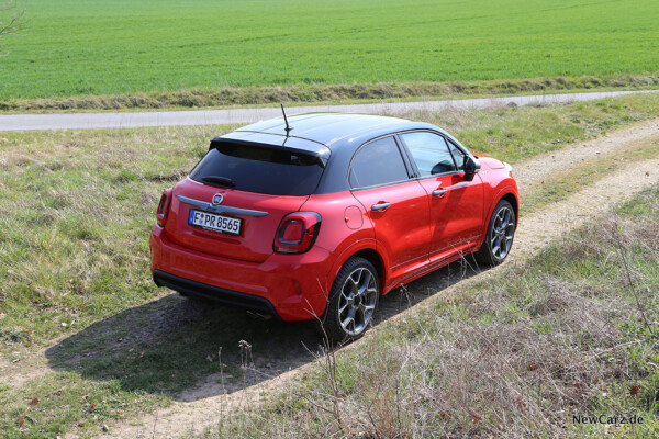 Fiat 500X Sport schräg oben hinten