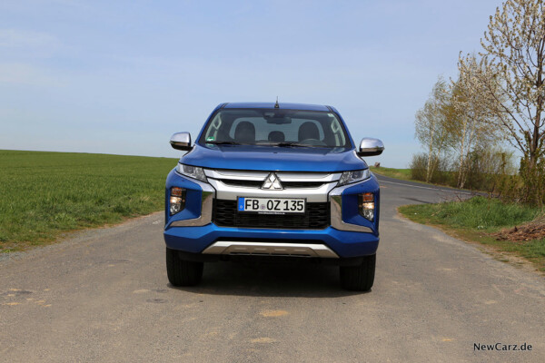 Mitsubishi L200 Front