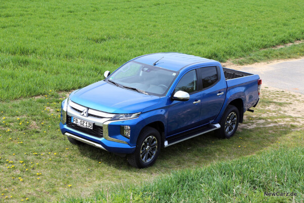 Mitsubishi L200 Facelift schräg oben vorn links