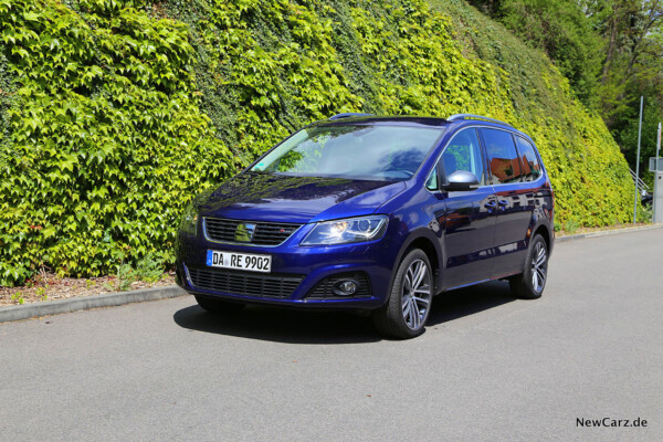 Seat Alhambra FR-Line schräg vorne