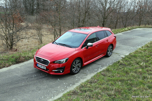 Subaru Levorg schräg oben vorn links