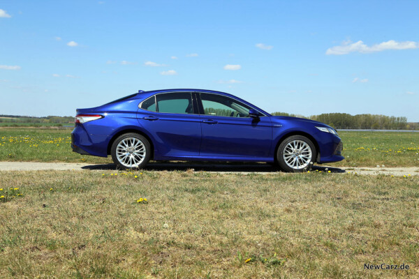 Toyota Camry Hybrid Seite