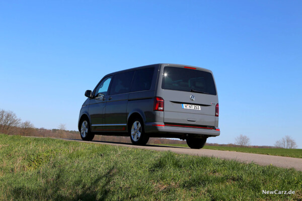 VW T6.1 schräg hinten links