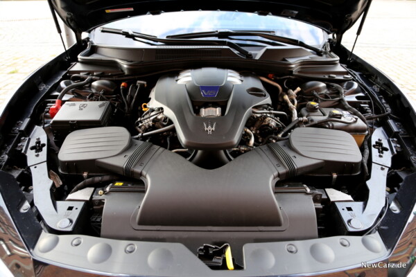 Maserati Ghibli S Q4 Motor