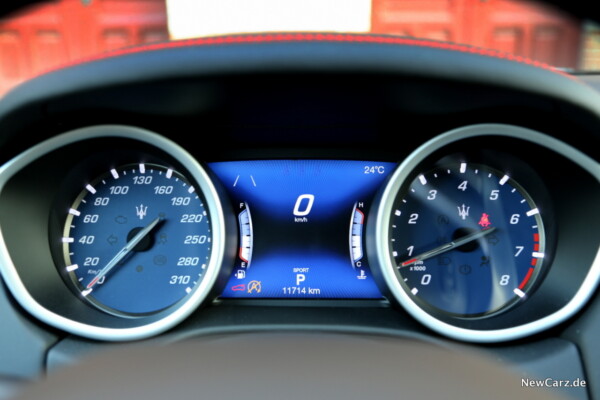 Maserati Ghibli Cockpit