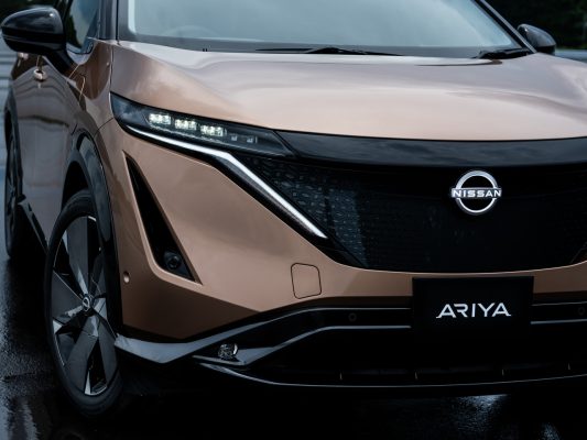 Ein Coupé-Crossover für eine neue Ära: Vollelektrischer Nissan