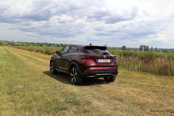 Nissan Juke schräg hinten links