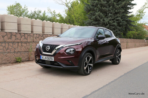 Nissan Juke schräg vorne links