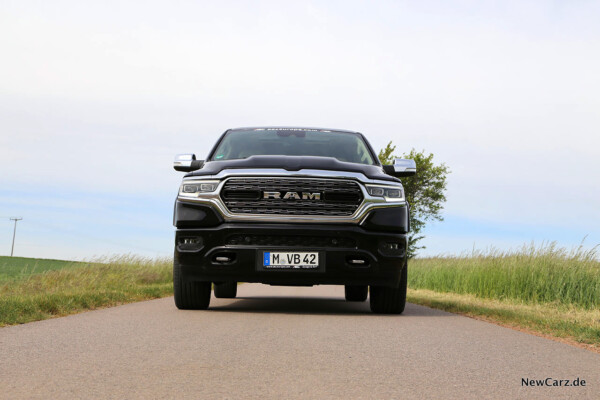 RAm 1500 Limited Front