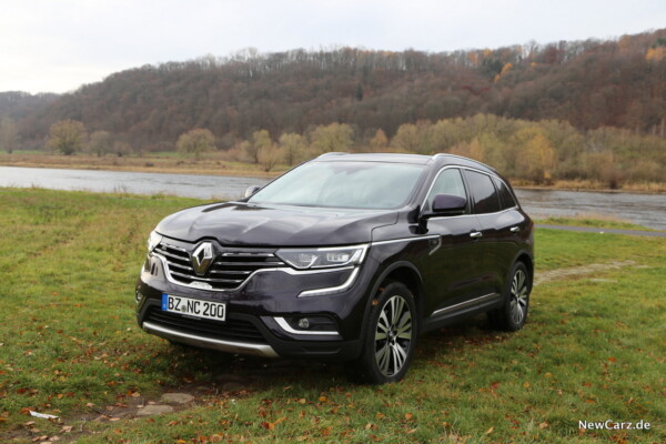 Renault Koleos Dauertest vor der Elbe