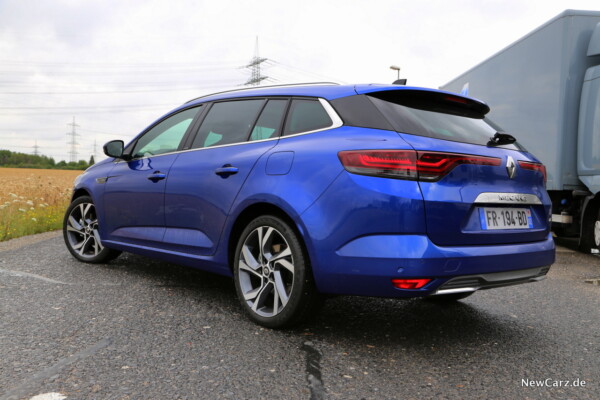 Renault Megane Grandtour E-Tech Plug-in 160 blau