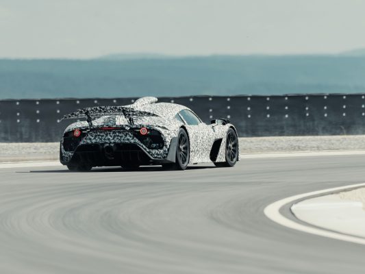 Mercedes-AMG Project One auf Teststrecke