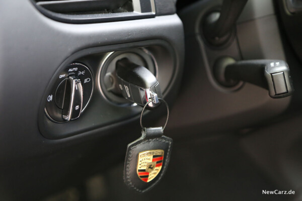 Schlüssel im Porsche