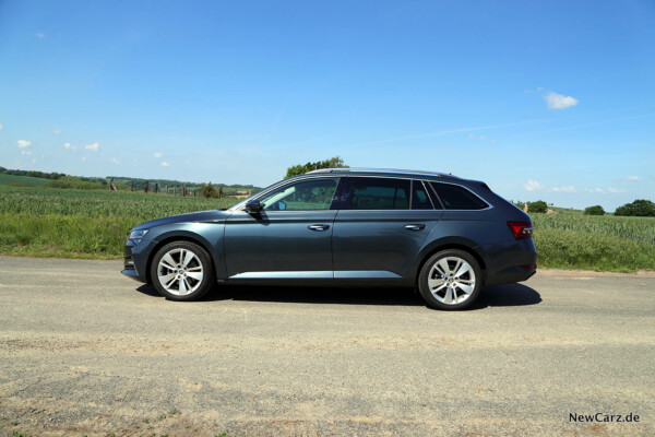 Skoda Superb Combi iV Seite