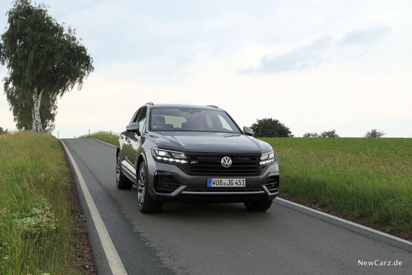 Volkswagen Touareg V8 TDI schräg vorn rechts