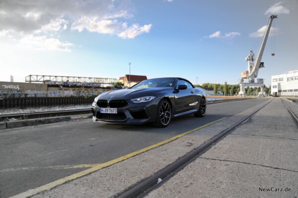 BMW M8 Competition Cabriolet geschlossenes Verdeck