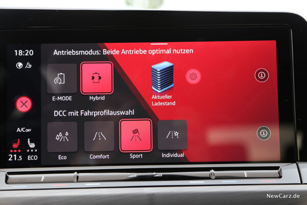 VW Golf 8 eHybrid und VW Golf 8 GTE Zentralbildschirm