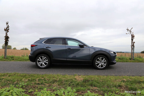Seitenansicht CX-30