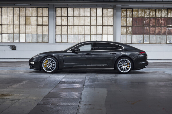 Porsche Panamera Turbo S E-Hybrid 2021 Seite