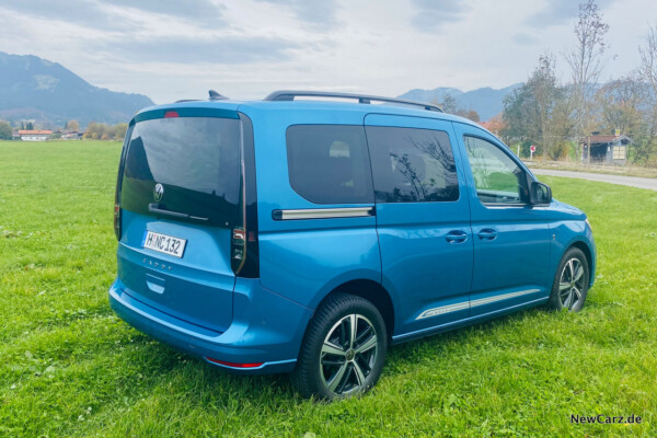 VW Caddy 2020 schräg hinten rechts