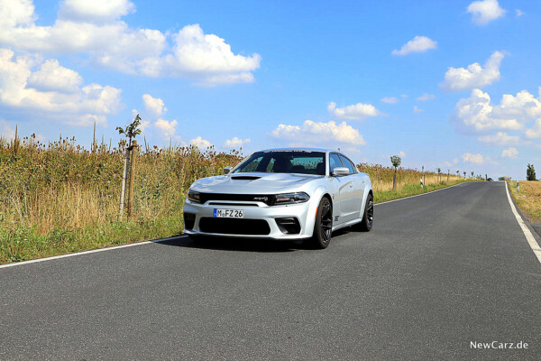 Dodge Charger SRT Hellcat im Sommer