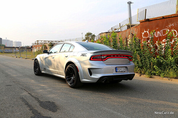 Dodge Charger SRT Hellcat schräg hinten links