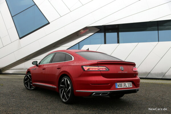 VW Arteon Facelift schräg hinten links