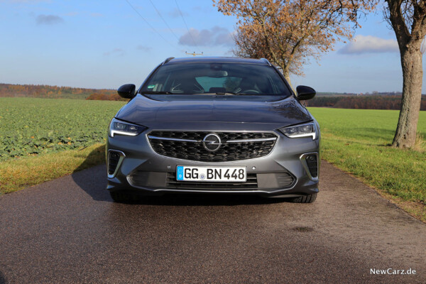 Opel Insignia Sport Tourer GSi Front