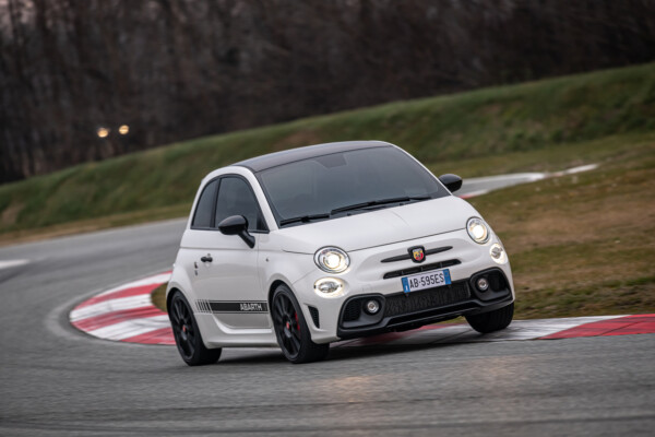 Abarth 595 Esseesse 2021