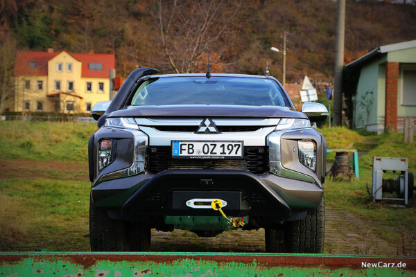 Mitsubishi L200 Off Road Front