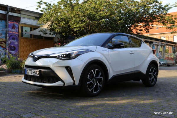 Toyota C-HR Facelift Front