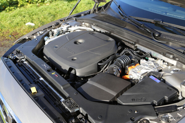 Volvo S60 T8 Recharge Motorraum