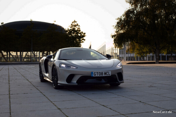 McLaren GT Front