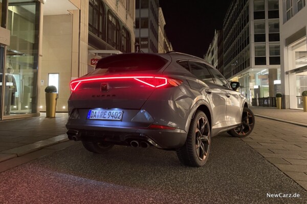 Cupra Formentor schräg hinten rechts