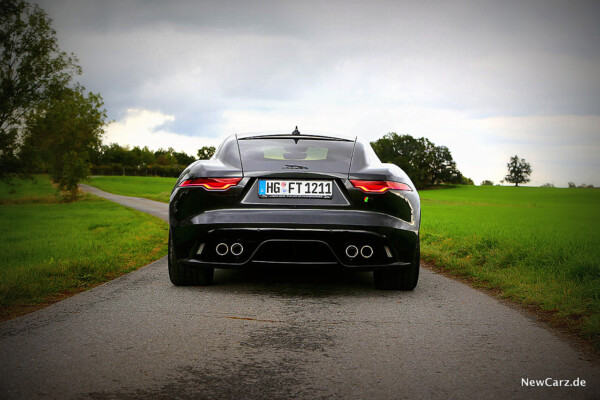 Jaguar F-Type R Heck